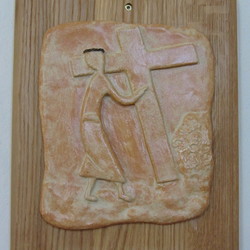 Jesus nimmt das Kreuz auf sich                               