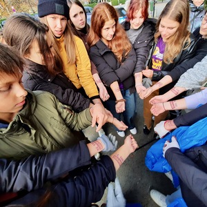 Projekt 'Clean by Example' / © István Demény 5M Klasse mit den 72h ohne Kompromiss-Tattoos