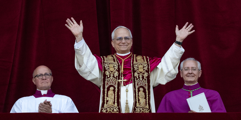 'Habemus Papam - Pope Leo XIV' von Catholic Church Engalnd and Wales, CC BY-NC-ND 2.0