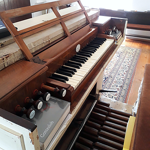 Andau - Pfarrkirche St. Nikolaus / Gottfried Allmer Blick auf die Traktur im Unterbau der Orgel