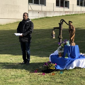 Maiandacht im Pfarrgarten