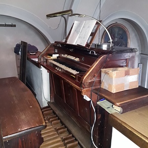 Schandorf - Pfarrkirche St. Anna / Gottfried Allmer Spieltisch in Emporenbrüstung.