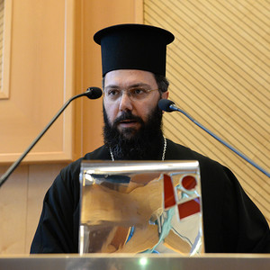Der griechisch-orthodoxe Metropolit Arsenios Kardamakis sprach in seinem Vortrag von einer 'großen Herzlichkeit, Gastfreundschaft und Hilfsbereitschaft', mit der 'unsere katholischen und evangelischen Brüder im Glauben uns Orthodoxen begegnen'.