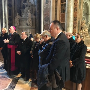 Dankbares Gebet vor den sterblichen Überresten des Diözesangründers Papst Johannes‘ XXIII.