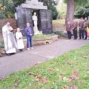 Andacht beim Kriegerdenkmal