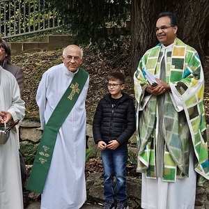 v.l. Ministrant Alexander Hanner, Diakon Dr. Peter Zotti und Pater Kuruvila