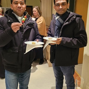 v.l. Pater Rijo und Gast Pater Dennis