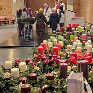 'Vater unser'  gemeinsam mit Pfarrkindern