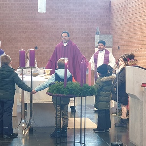 Vater Unser - mit Erstkommunionkinder