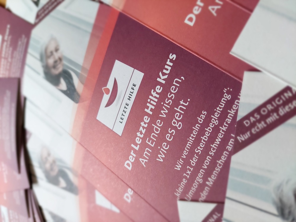 Folder Letzte Hilfe Kurs / © Letzte Hilfe Österreich Foto des Folders vom Letzte Hilfe Kurs