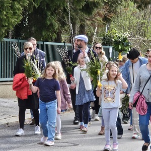 Palmprozession in die Pfarrkirche