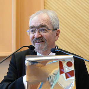 Superintendent Manfred Koch bei der Festakademie: 'Ökumene ist im Werden, fand und findet oft auf der Ebene des alltäglichen Zusammenlebens, gerade unter einfachen Leuten, statt.'